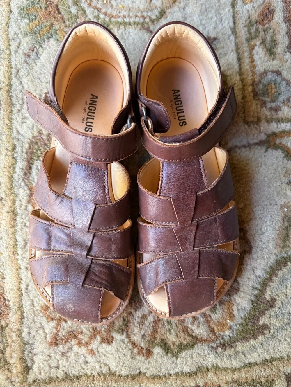 Angulus sandals sz 33